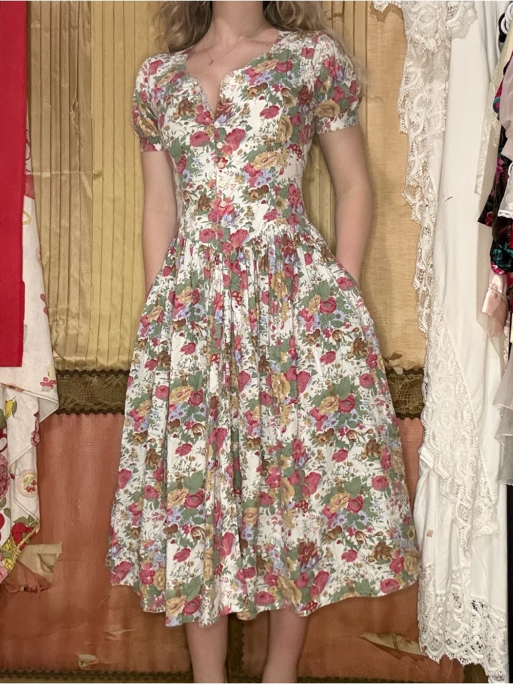 Vintage 90’s Floral Button-Front Midi Dress in White and Pink